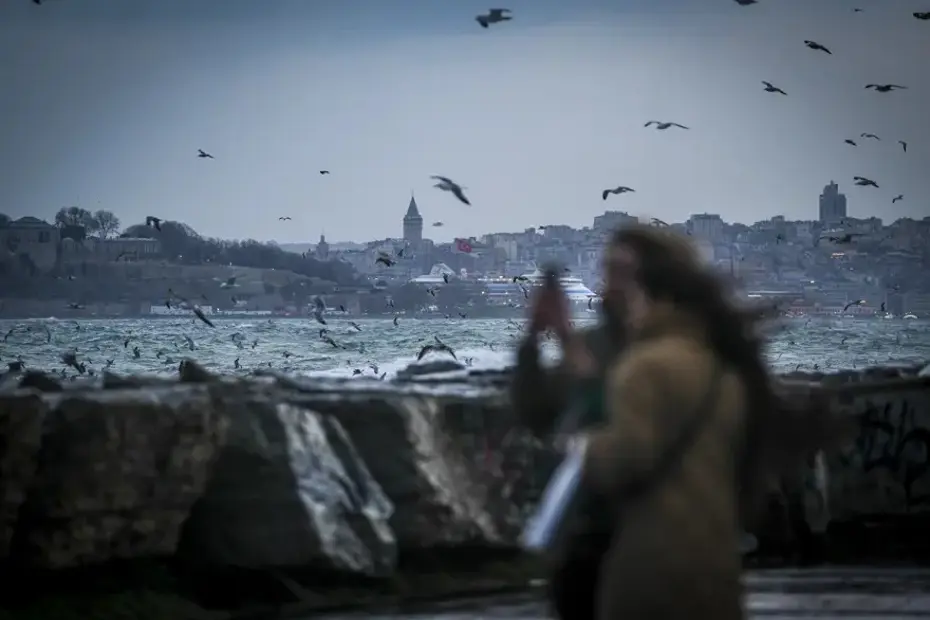 Bayramın ilk günü soğuk ve yağışlı geçecek. İstanbul dahil 17 il için sarı kodlu uyarı