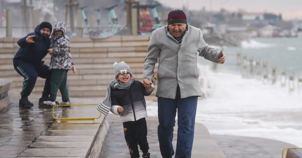 İstanbul Valiliği uyardı! Fırtına geliyor, akşam saatlerine dikkat!