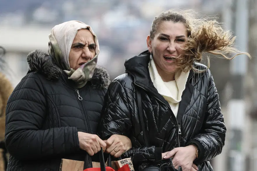 İstanbul'da kuvvetli kar yağışı alarmı. Uyarıların ardından okullar tatil edildi İstanbul'da kuvvetli kar yağışı alarmı. Uyarıların ardından okullar tatil edildi
