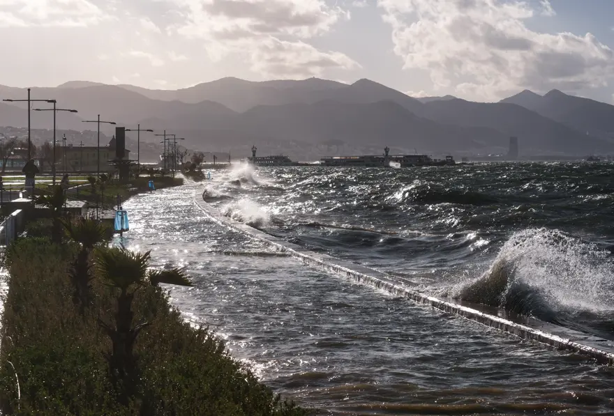 Meteorolojiden üç şehir için sarı kodlu uyarı: Yarın sabah etkisini artıracak 2 Meteorolojiden üç şehir için sarı kodlu uyarı: Yarın sabah etkisini artıracak 2