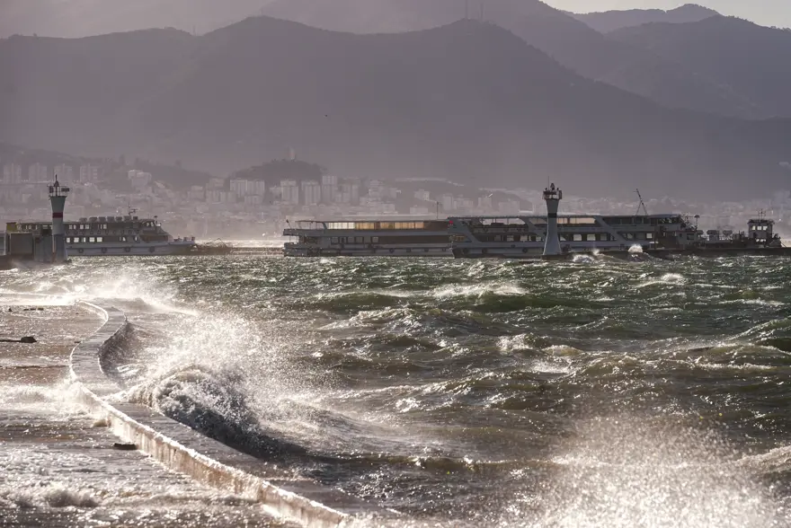 Meteorolojiden üç şehir için sarı kodlu uyarı: Yarın sabah etkisini artıracak 1 Meteorolojiden üç şehir için sarı kodlu uyarı: Yarın sabah etkisini artıracak 1