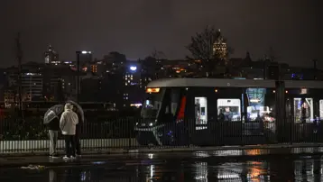 İstanbul'da cuma akşamı ve cumartesiye dikkat. Rüzgar kuvvetlenecek, hava serinleyecek