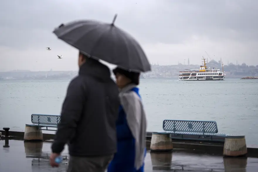 Sıcaklıklar artıyor ama kuvvetli sağanak geliyor. Bu illerde yaşayanlar dikkat! Sarı kodlu kar yağışı uyarısı verildi 1