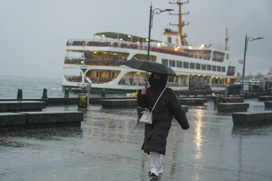 Meteoroloji saat vererek uyardı. Hepsi bir arada geliyor... Kuvvetli yağış, çığ ve fırtına uyarısı 