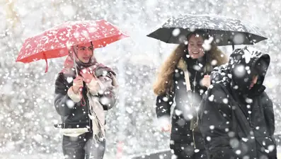 Başkent Ankara kar yağışına teslim: Kar ne kadar sürecek?