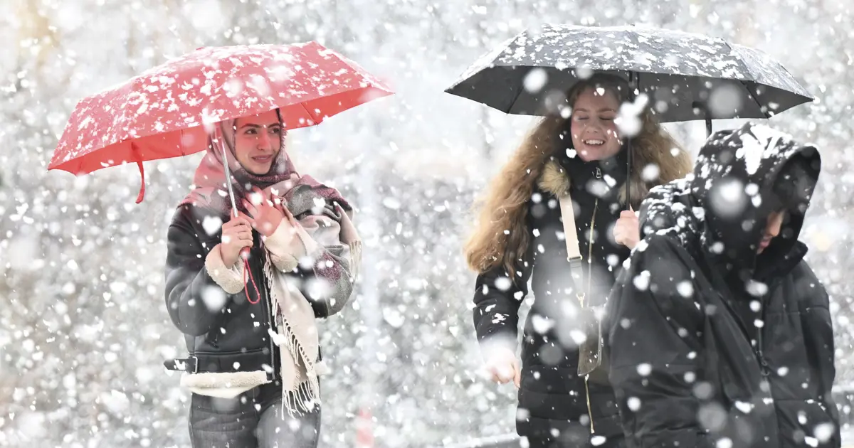 Başkent Ankara kar yağışına teslim: Kar ne kadar sürecek?
