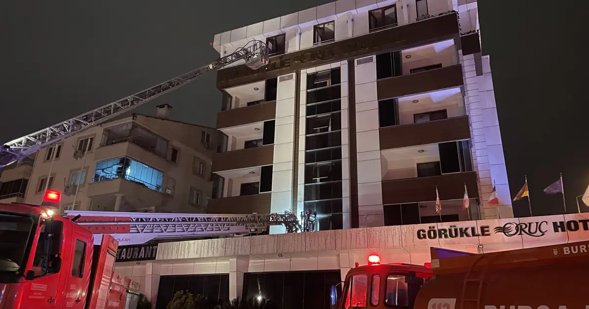 Bursa'da 5 katlı otelde yangın paniği