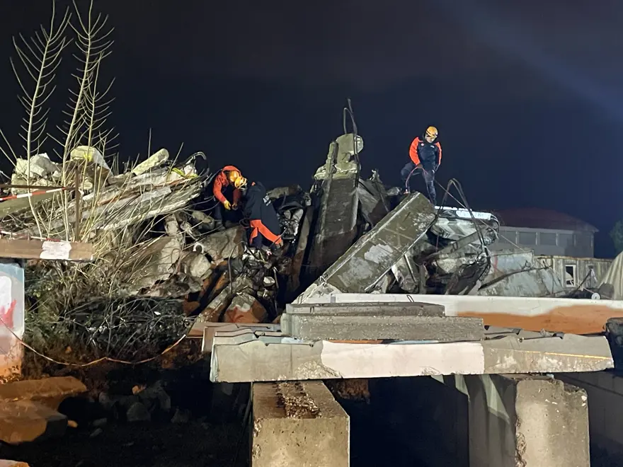 Gerçeği aratmayan tatbikat. Gemlik'te 6,7'lik deprem senaryosuyla tatbikat yapıldı 4