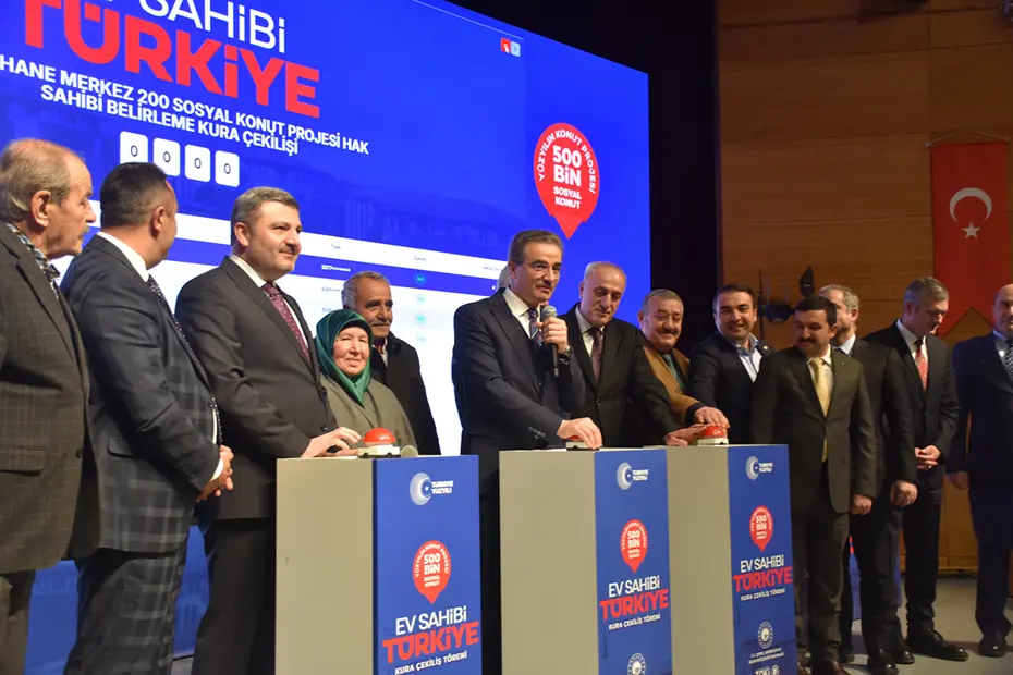 500 bin konutun kura çekimi Gümüşhane'de yapıldı