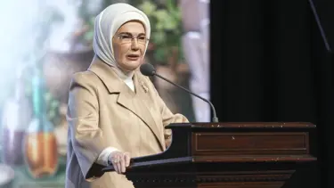 "Tıp ilmi, sanattan, felsefeden beslendikçe insanı bir bütün olarak iyileştiren özünü koruyacaktır"