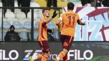 7 gol, 1 kırmızı kartlı maçta Trabzonspor farklı kazandı