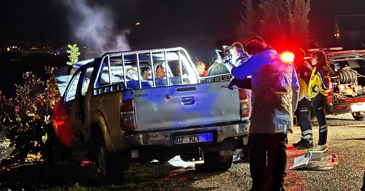 Yanan otomobilde ceset bulundu