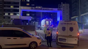 Kız kardeşini öldürüp annesini yaraladı, intihar etti