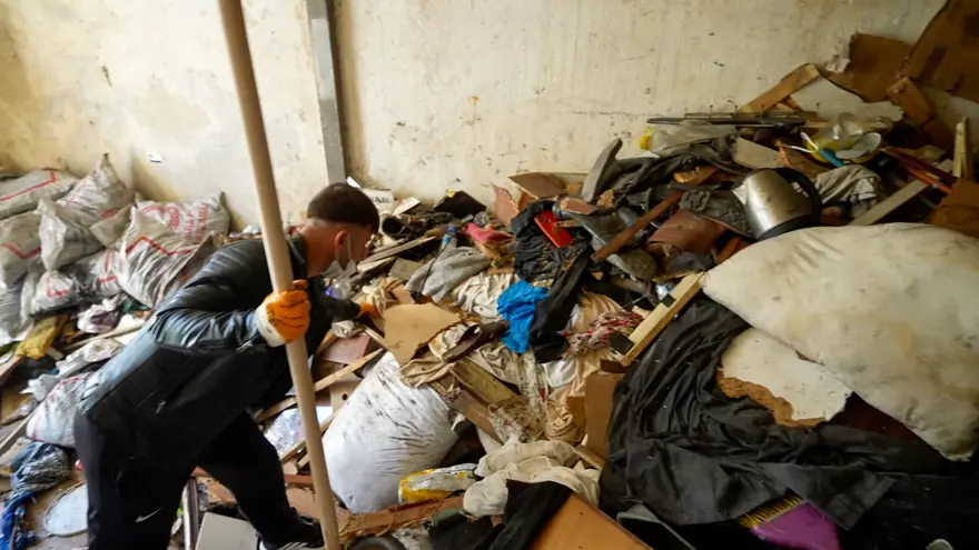Evden 168 ton çöp çıktı 2