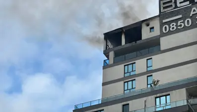16 katlı binanın terasındaki kafede yangın