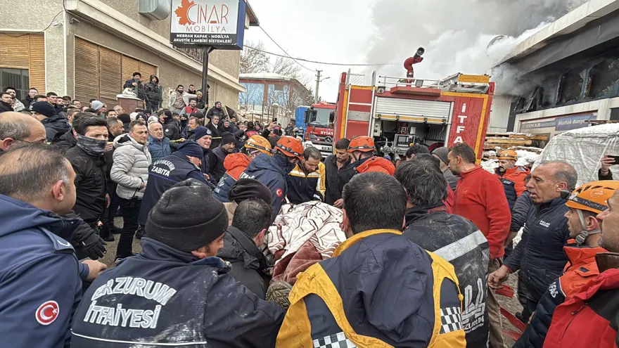 YANGIN PATLAMA SONUCU BAŞLADI 3 YANGIN PATLAMA SONUCU BAŞLADI 3