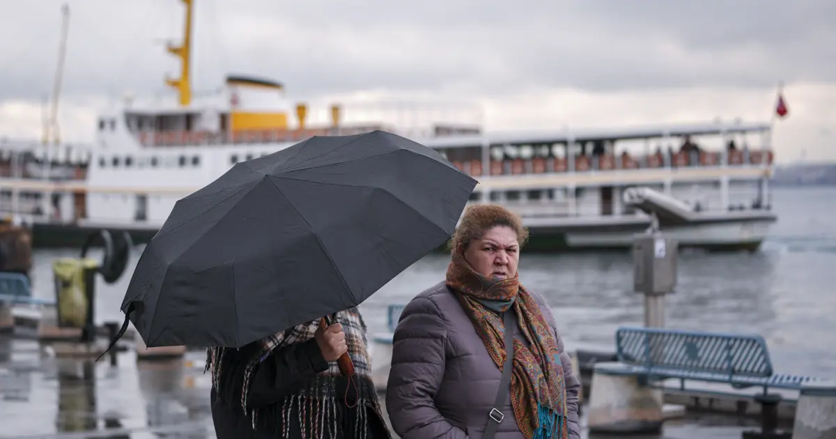 İstanbul'da bayramda hava nasıl olacak? Valilikten soğuk ve yağış uyarısı
