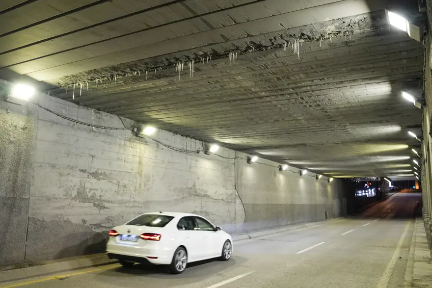 Başkent buz tuttu. 1 metrelik sarkıtlar oluştu 3 Başkent buz tuttu. 1 metrelik sarkıtlar oluştu 3