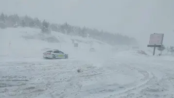 Yurtta kar esareti. Araçlar kontrolden çıktı, ulaşım durma noktasına geldi