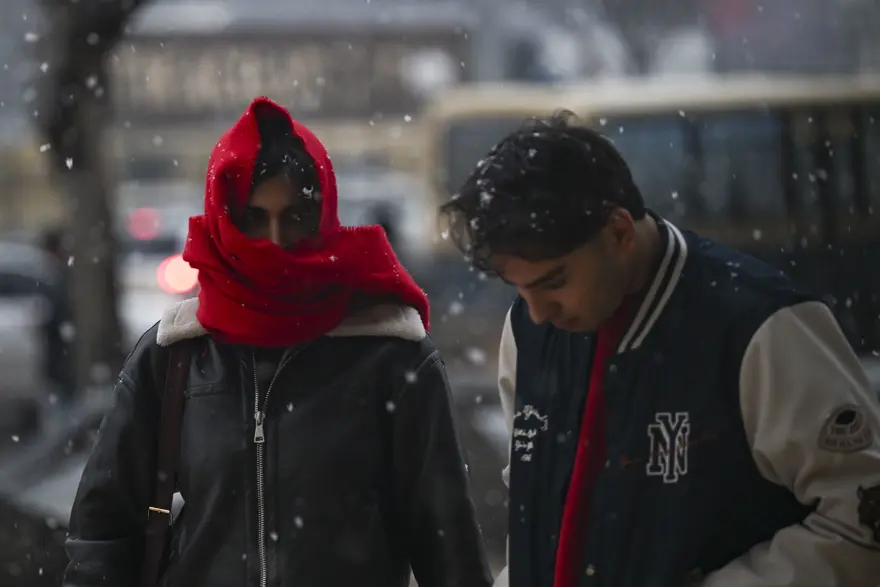 Sıcaklıklar artıyor ama kuvvetli sağanak geliyor. Bu illerde yaşayanlar dikkat! Sarı kodlu kar yağışı uyarısı verildi 4