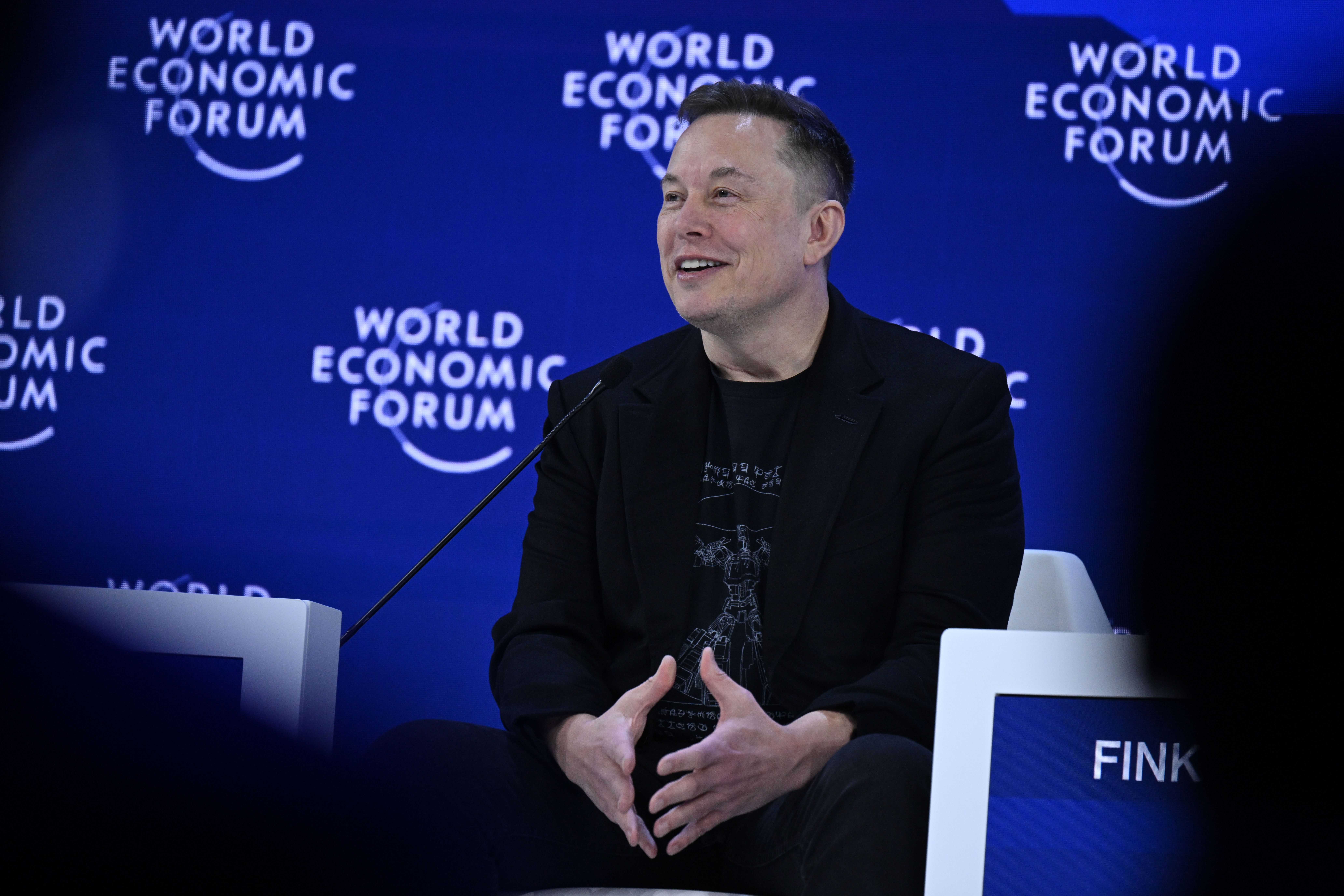 Elon Musk: Gelecek yılın sonunda insansız robotları satmaya başlayacağız
