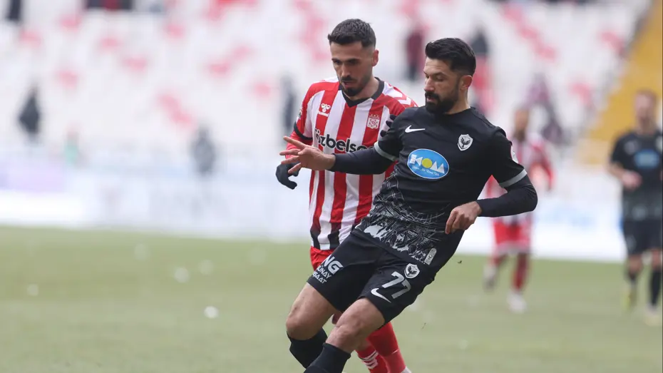 Sivasspor-Amedspor maçında kriz, hakemler istifa etti