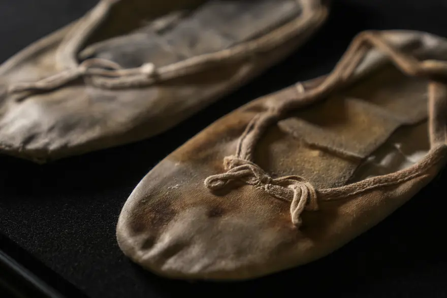 Amy Winehouse'un kanlı bale pabuçları Türkiye'den çıktı. Ankaralı çifte milyonlarca liralık teklif yağıyor 3