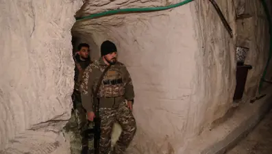Terör örgütü YPG'nin yer altı şehri. Kamyonet bile girebiliyor