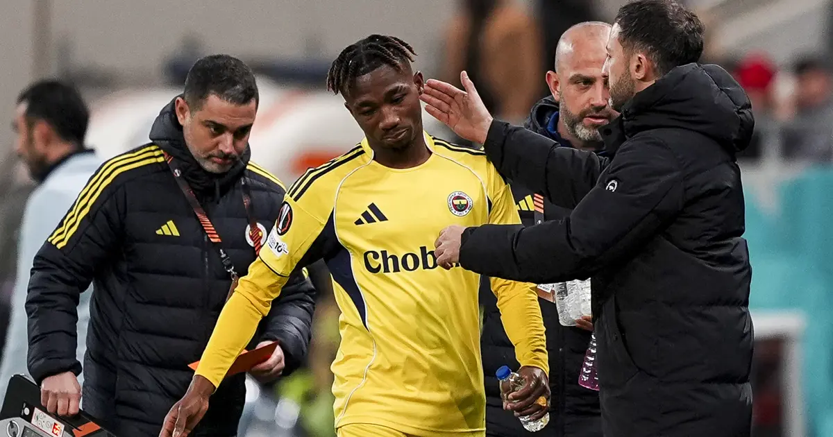 Avrupa maçı sonrası spor yazarları Fenerbahçe'yi değerlendirdi: "Elini taşın altına koymuyor"