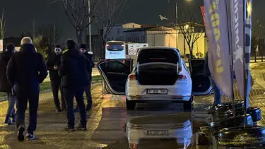 Polisten kaçan araçtan el bombası ve silah çıktı