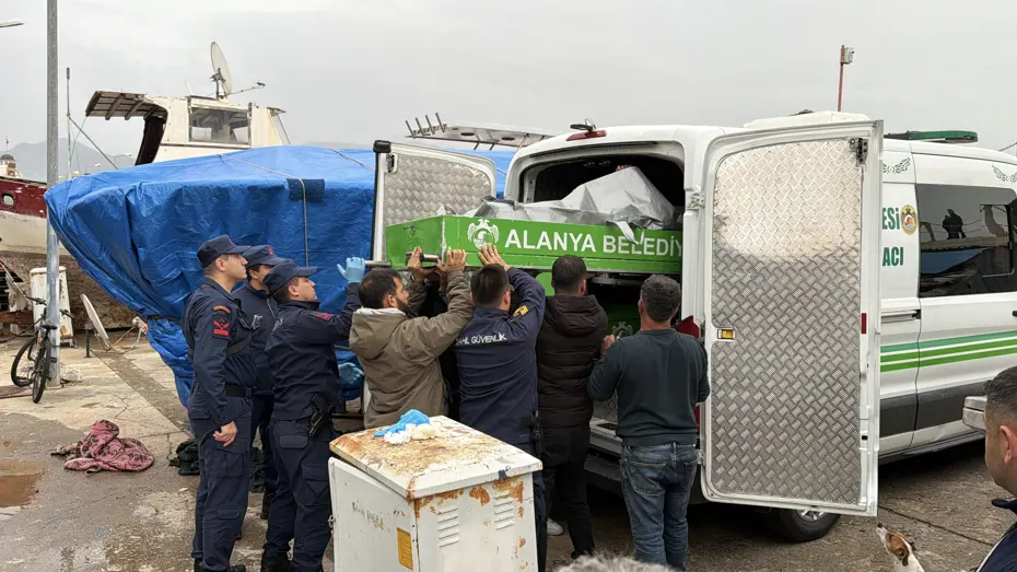 Alanya'da denizde erkek cesedi bulundu