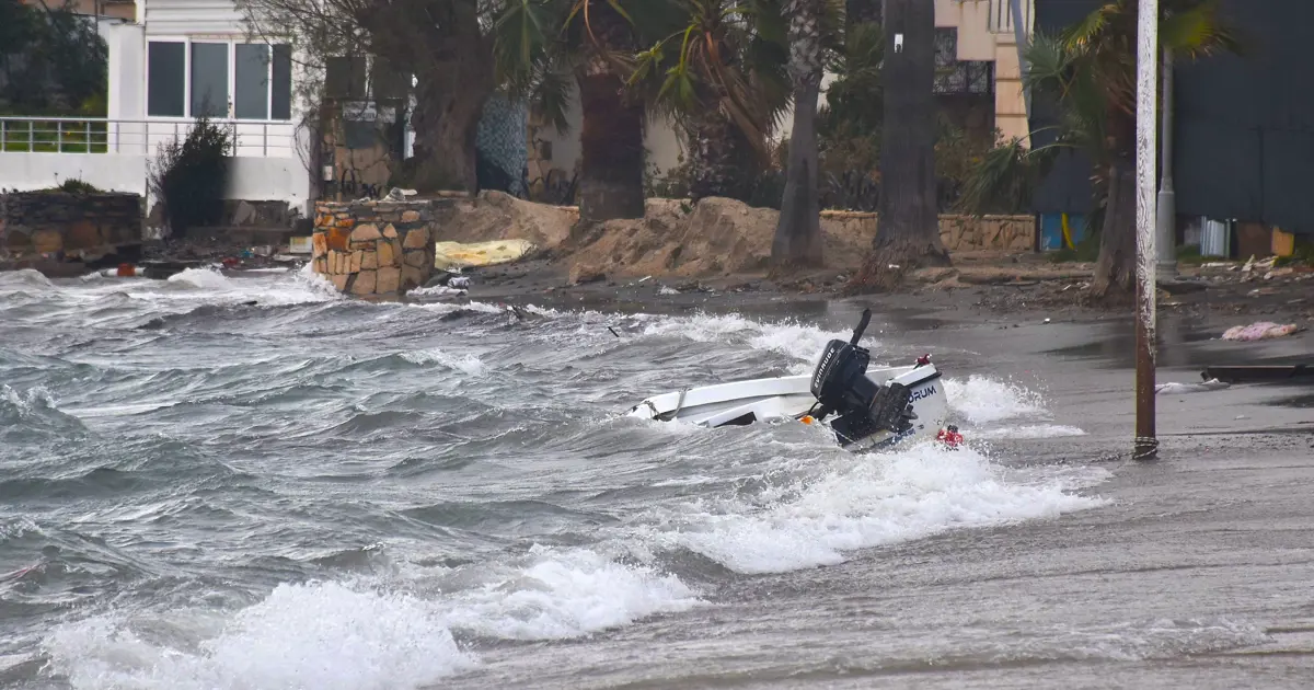 Muğla'da fırtına alarmı. Bodrum ve Milas'ta okullar tatil edildi