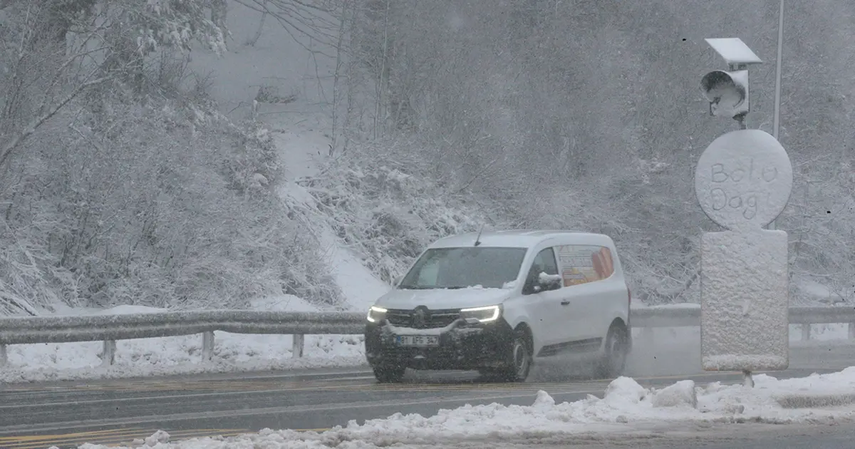 Bolu Dağı geçişinde kar etkili oluyor