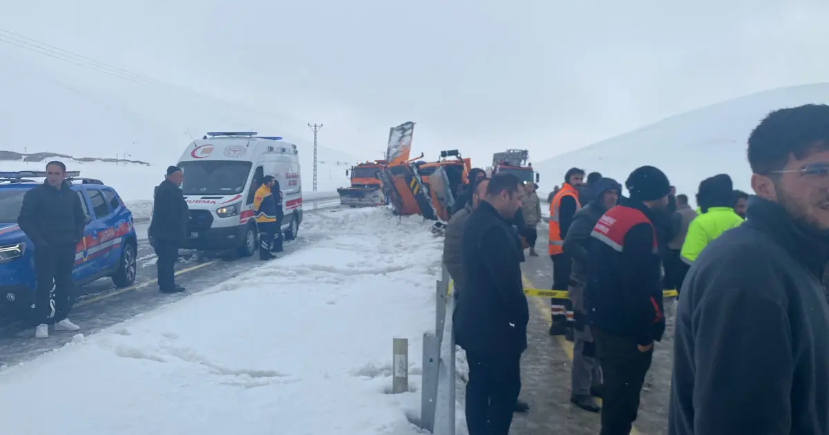 Van'da kar küreme aracı kaza yaptı. İki ölü