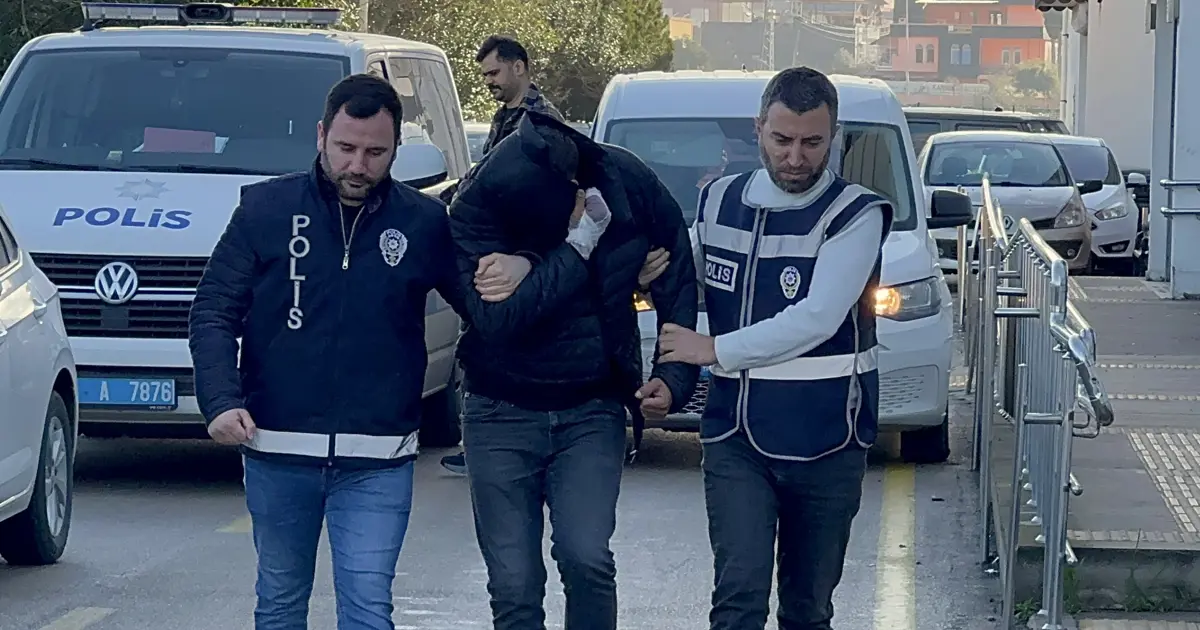 Tartışma büyüdü, eski karı koca birbirini dövdü