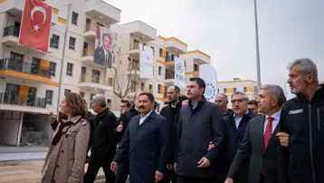 Bakan Kurum deprem seferberliğini anlattı. "11 ilde 3 bin 481 şantiye kurduk"