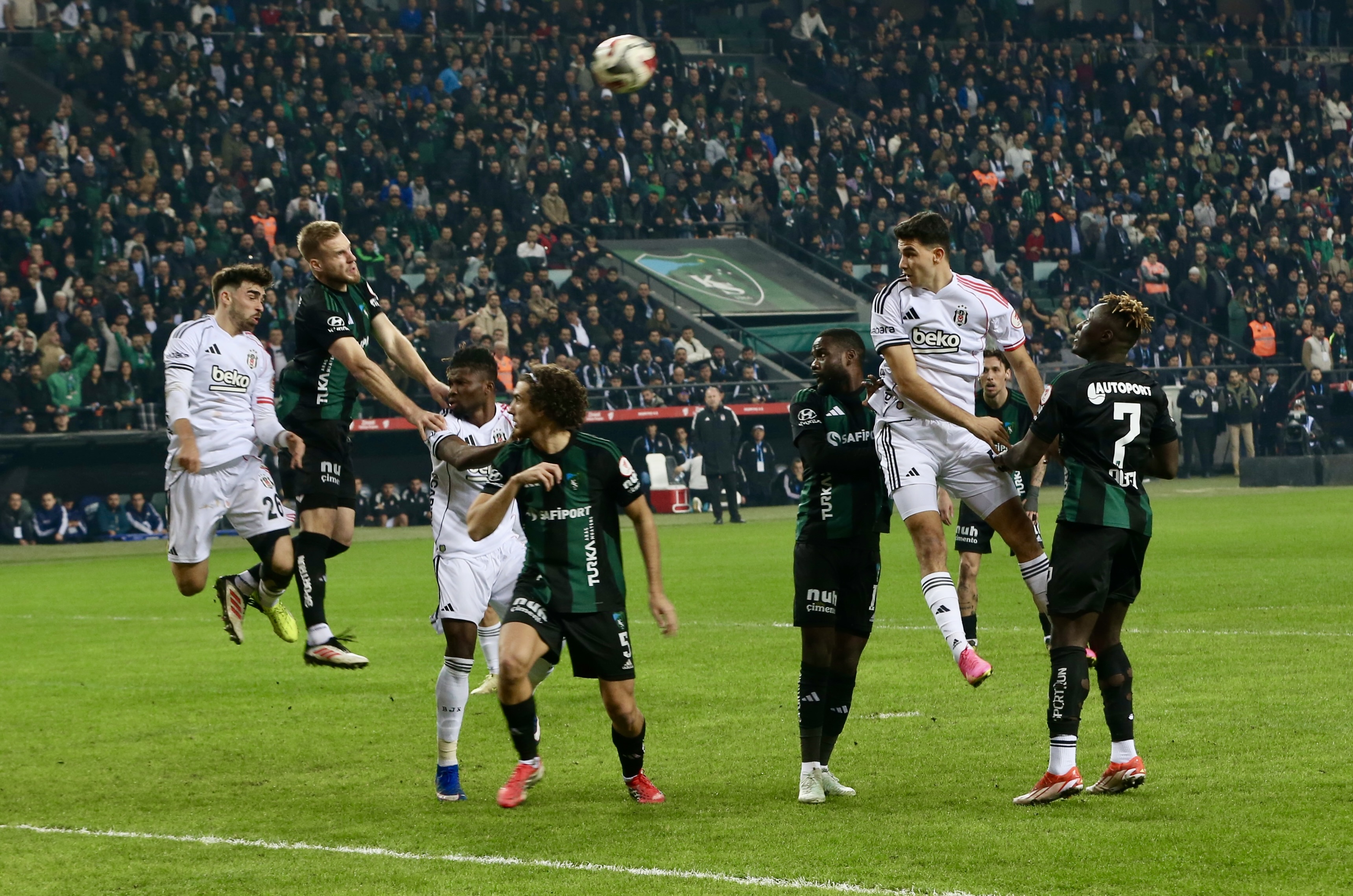 Süper Lig ekibinde isyan, "18 puanımız çalındı" 