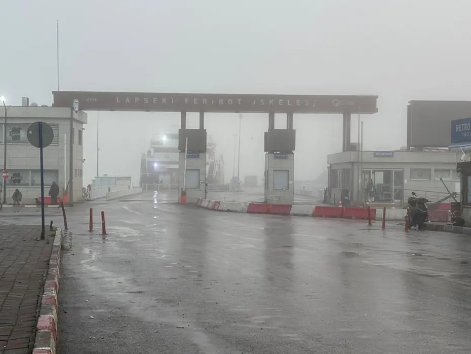 Çanakkale Boğazı'nda gemi trafiği askıya alındı