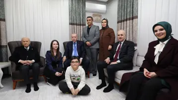 Cumhurbaşkanı Erdoğan ve Bahçeli'den depremzede aileye ziyaret