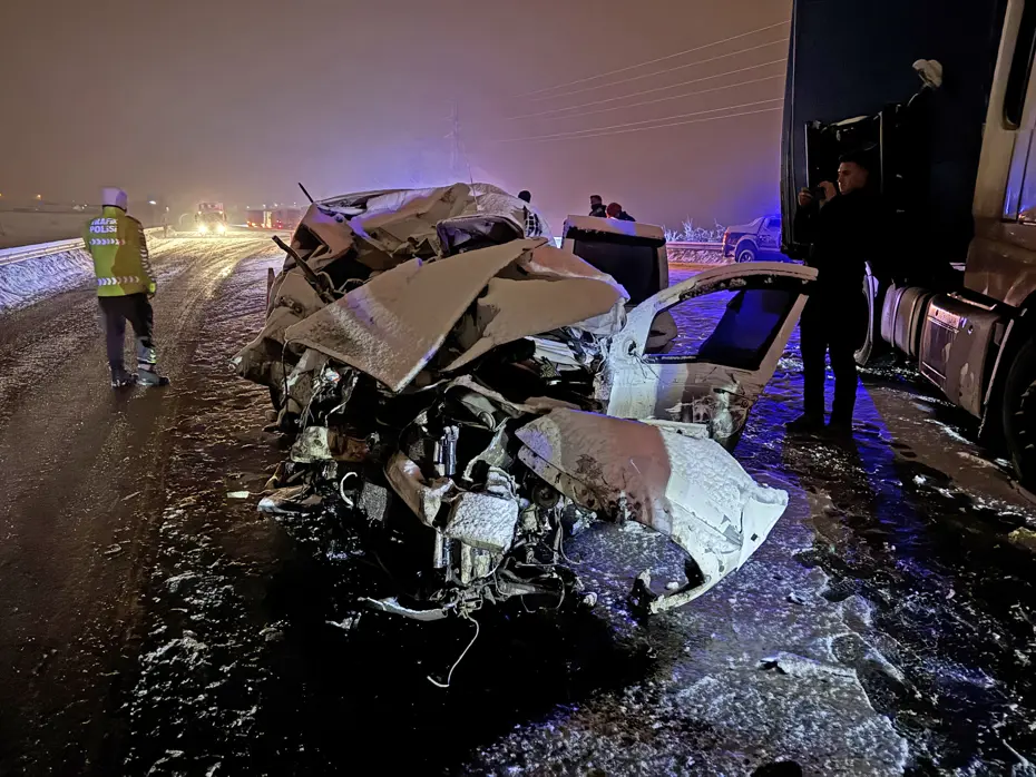 Erzurum'da katliam gibi kaza. Dört kişi hayatını kaybetti