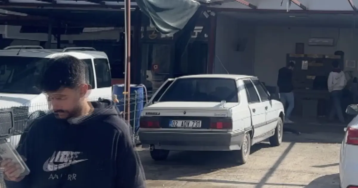 'Hayalet Otomobil' şaşkına çevirdi. Kendi kendine kaza yaptı