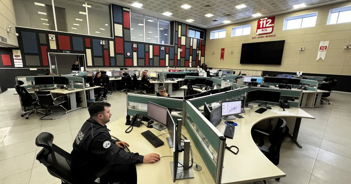 Aşk acısı çeken de kavanozun kapağını açamayan da 112'yi arıyor