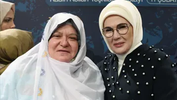 Emine Erdoğan'dan Zeynep Güneş'e destek mesajı