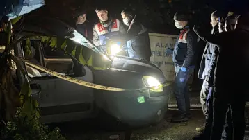 Mahalle arasında kanlı pusu. Seyir halindeki araçta öldürüldü