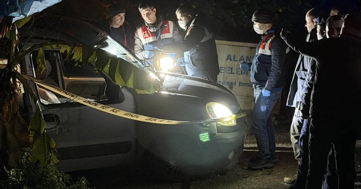 Mahalle arasında kanlı pusu. Seyir halindeki araçta öldürüldü