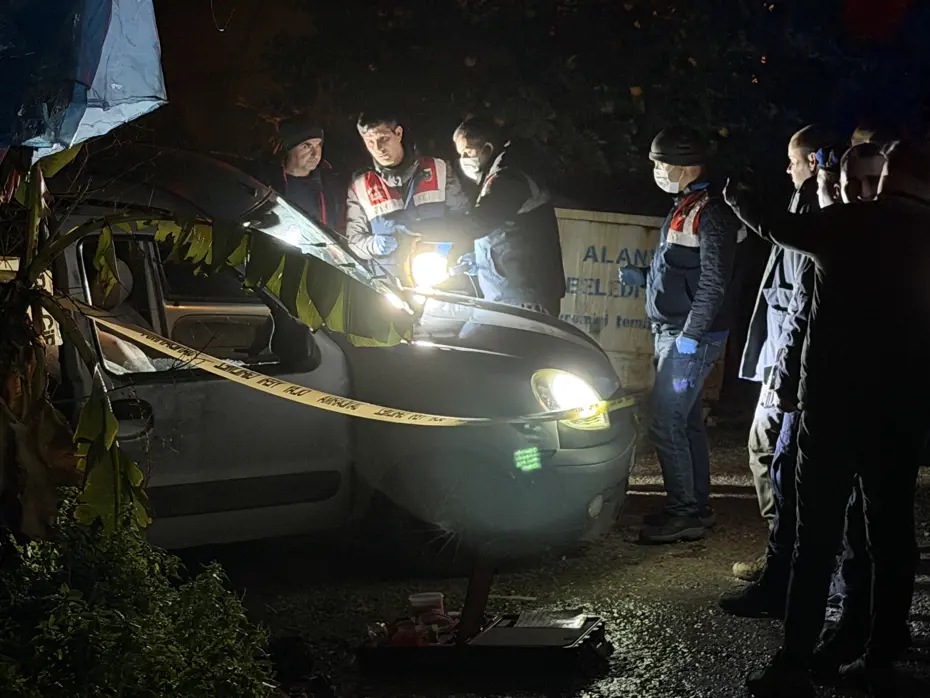 Mahalle arasında kanlı pusu. Seyir halindeki araçta öldürüldü