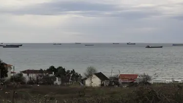 Sinop'ta fırtına alarmı. Gemiler demir attı