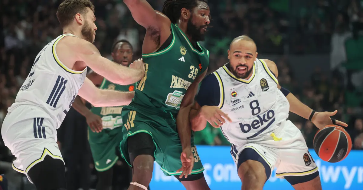 Fenerbahçe Panathinaikos'u Atina'da devirdi