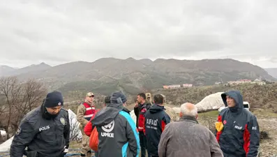 Siirt'te fırtına barınakları yıktı! 20 kişilik aileyi ekipler kurtardı