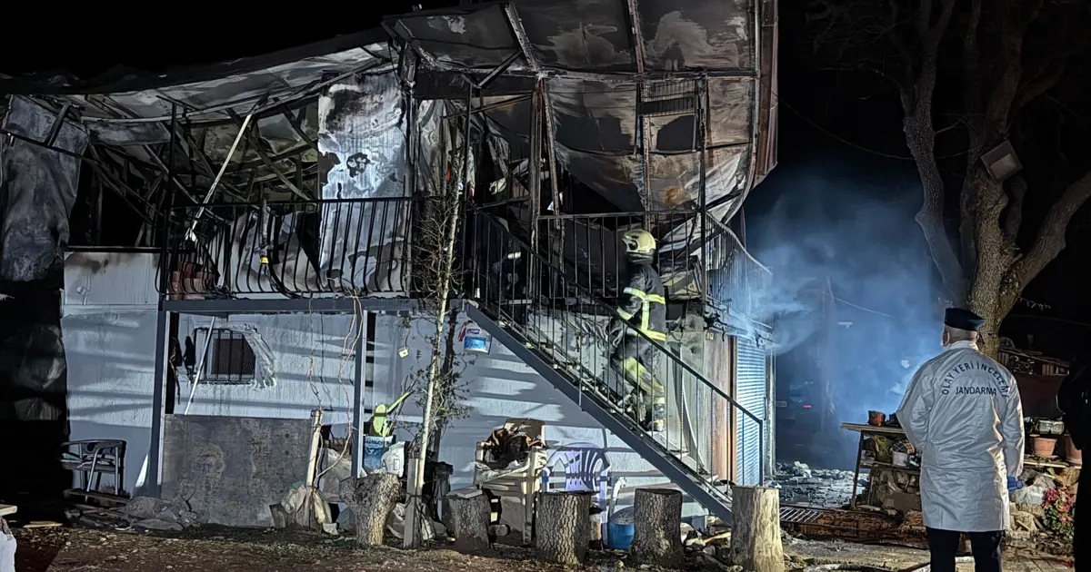Prefabrik evde facia. Karı-koca yanarak can verdi
